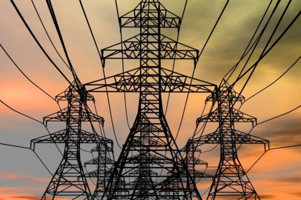 Otimização de Topologias de Torres de Transmissão Suportando Múltiplos Circuitos