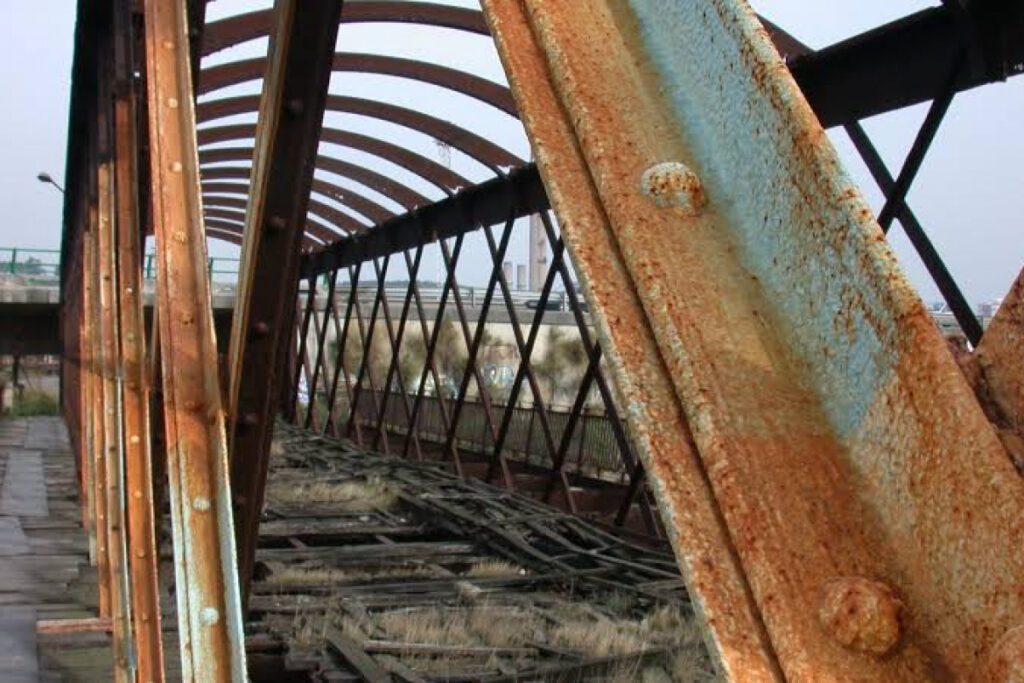 Desenvolvimento de partículas poliméricas recicladas para prevenção de corrosão atmosférica